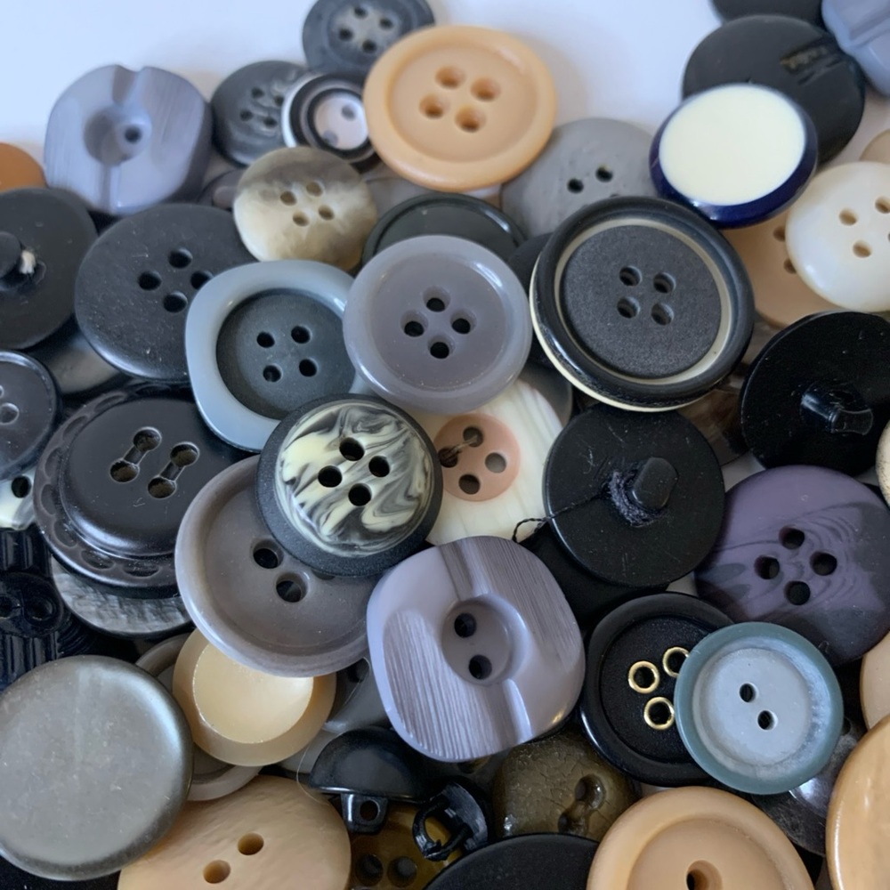 Assorted Vintage Button Collection - Picture 5 of 10
